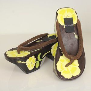 Hand painted Wooden Slipper Size 6 Never Worn